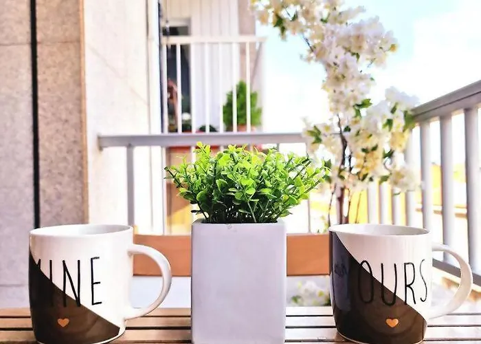 Chabos Plaza Espana Centro * Comarca de Vigo