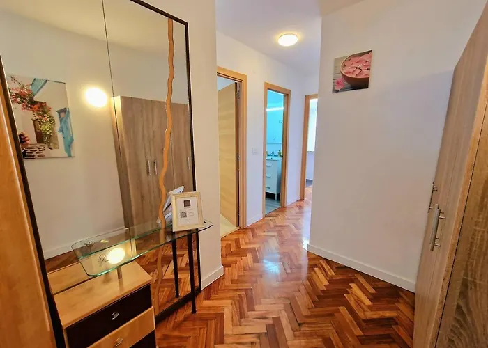 Chabos Plaza Espana Centro * Comarca de Vigo